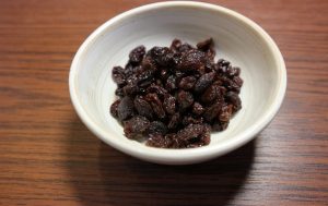 black-raisin